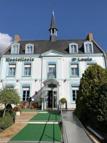 First stop for lunch......could be worse, the Hostellerie Saint Louis, Bollezeele Monday 19th September 2022